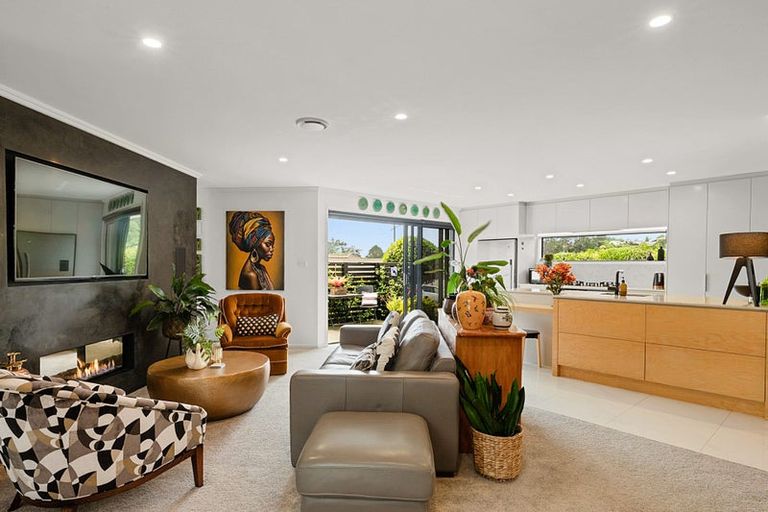 Photo of property in 3 Aderman Place, Hurworth, New Plymouth, 4310