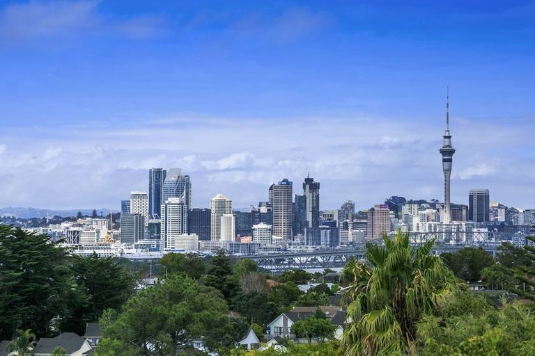 Photo of property in 1/8 City View Terrace, Birkenhead, Auckland, 0626