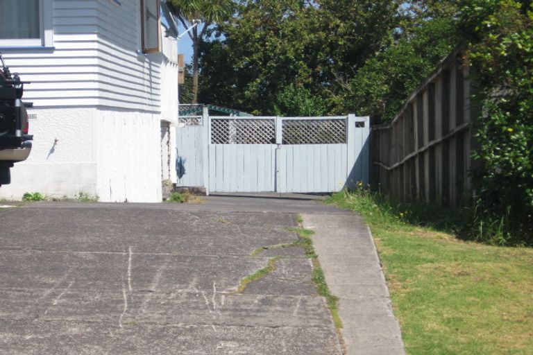 Photo of property in 1/16 James Street, Bayview, Auckland, 0629