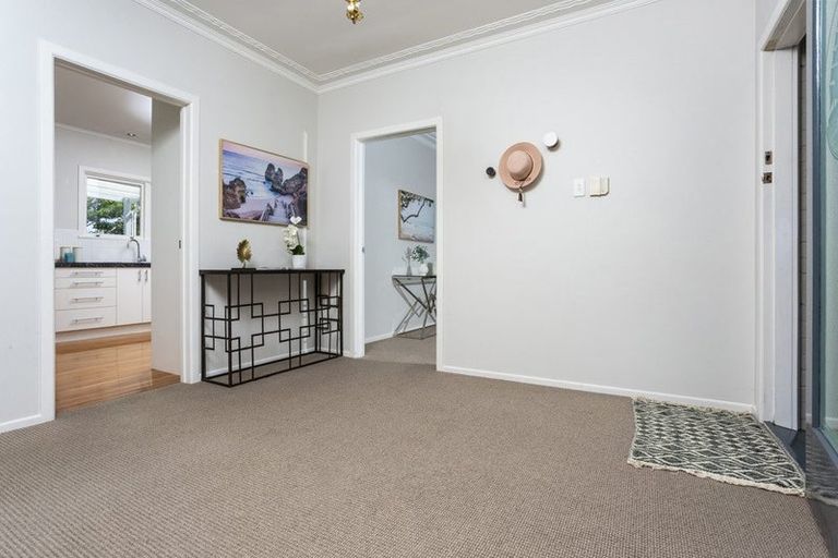 Photo of property in 1/73 Ocean View Road, Hillcrest, Auckland, 0627