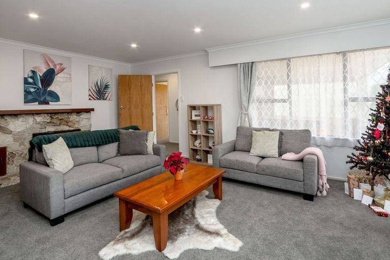 Photo of property in 14 Fisher Place, Carterton, 5713