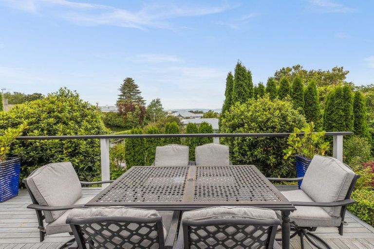 Photo of property in 10 Cobden Road, Bluff Hill, Napier, 4110