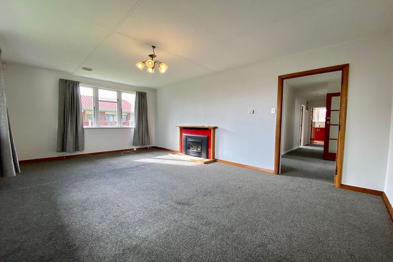 Photo of property in 7 Exeter Crescent, Takaro, Palmerston North, 4412