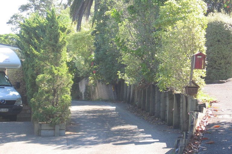 Photo of property in 31 Korotaha Terrace, Rothesay Bay, Auckland, 0630