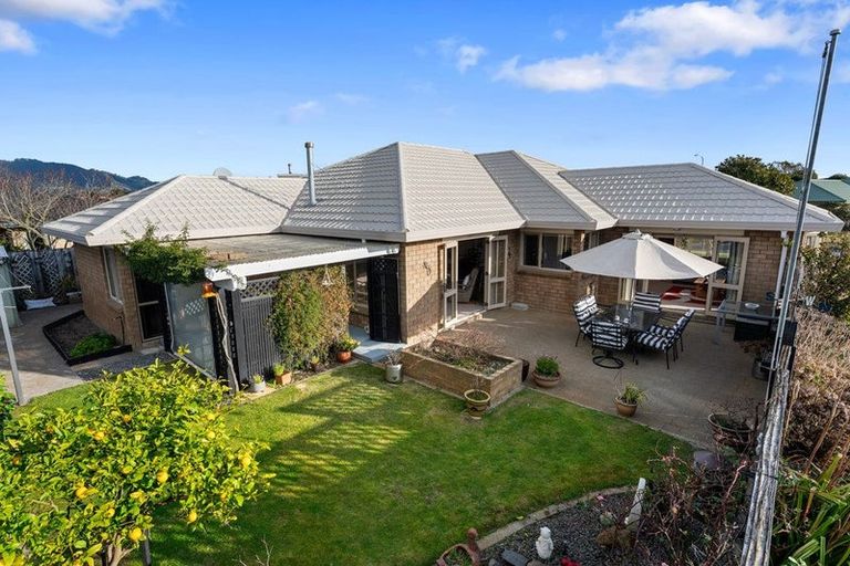 Photo of property in 1 San Priamo Place, Paraparaumu Beach, Paraparaumu, 5032