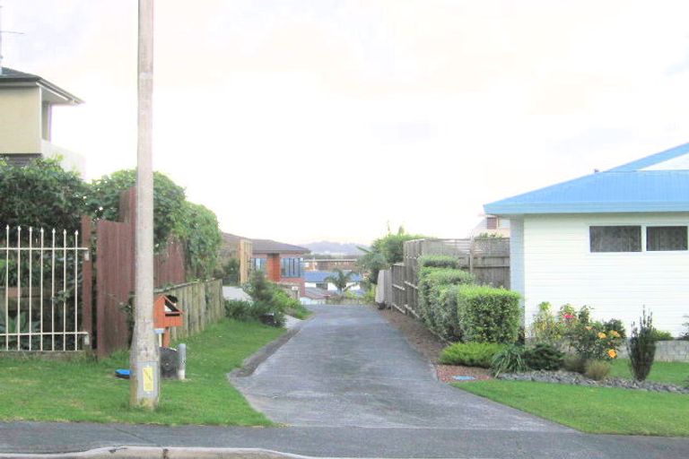 Photo of property in 9 Vista Motu, Red Beach, 0932