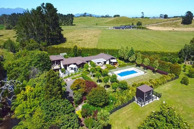 Photo of property in 36 Manutahi Road, Hillsborough, New Plymouth, 4372