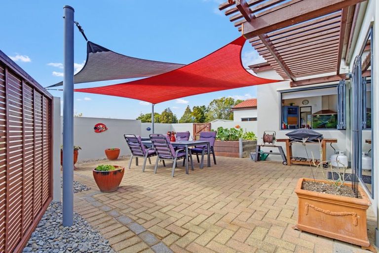 Photo of property in 15 Edward Payton Grove, Pukehangi, Rotorua, 3015
