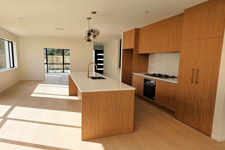 Photo of property in 41b Candia Road, Swanson, Auckland, 0614