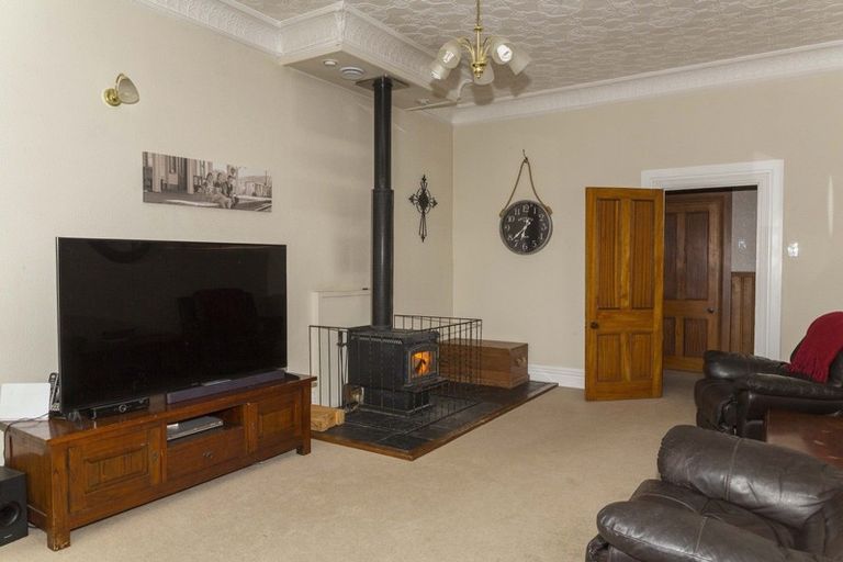 Photo of property in 7 Tennyson Street, Dannevirke, 4930