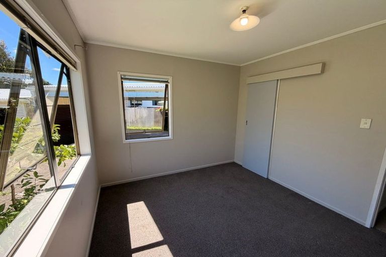 Photo of property in 8 Le Havre Place, Takanini, 2112