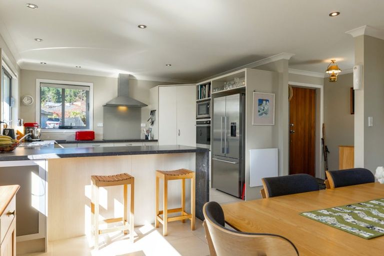 Photo of property in 6 Weka Place, Picton, 7220