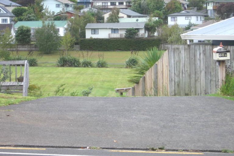 Photo of property in 66b Trias Road, Totara Vale, Auckland, 0629