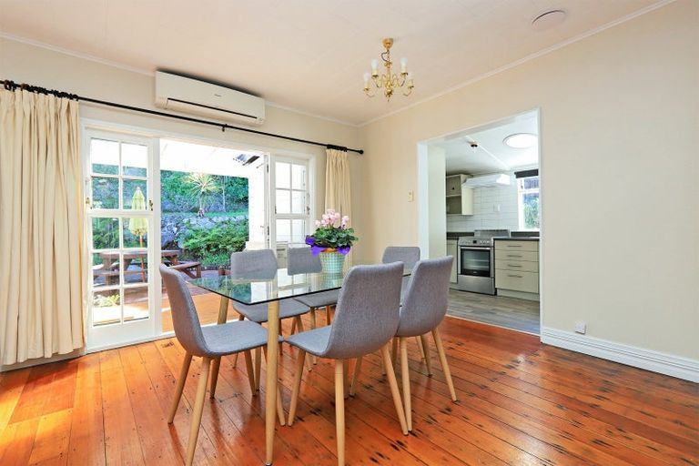 Photo of property in 10 Coote Road, Bluff Hill, Napier, 4110