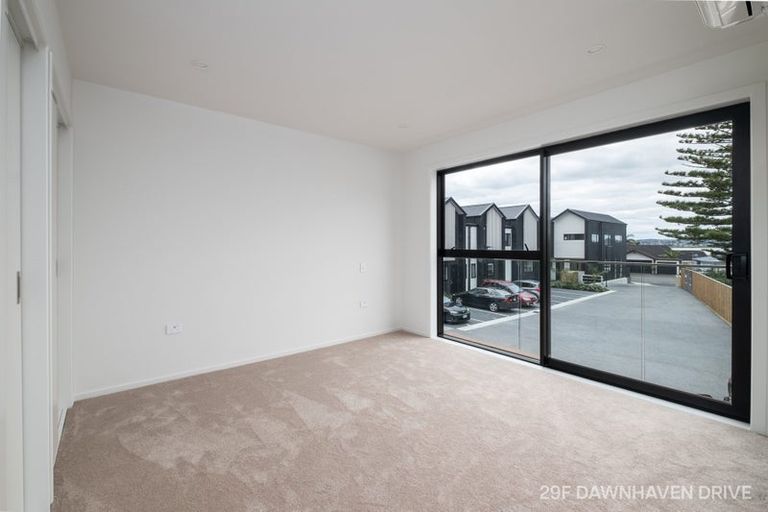 Photo of property in 27a Dawnhaven Drive, Te Atatu Peninsula, Auckland, 0610