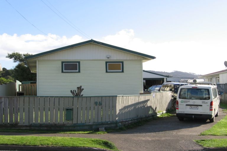 Photo of property in 96 Sievers Grove, Cannons Creek, Porirua, 5024