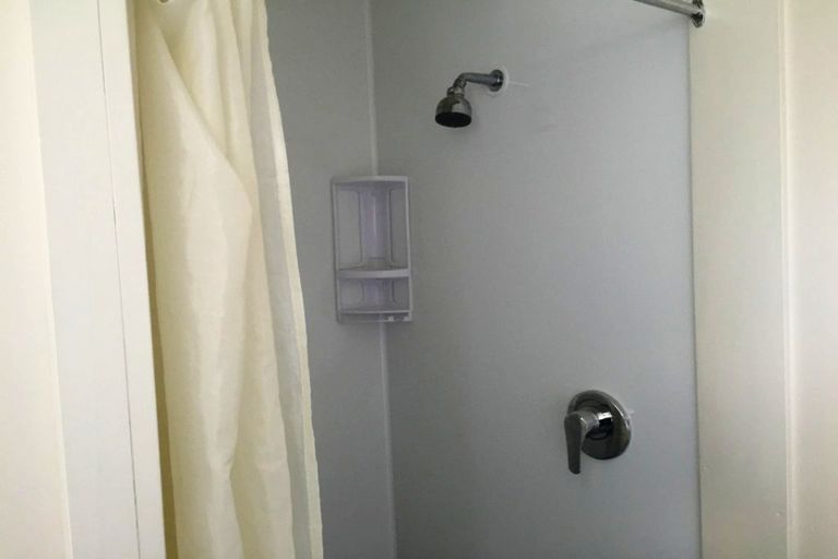 Photo of property in 2/25 Wellington Street, Papakura, 2110