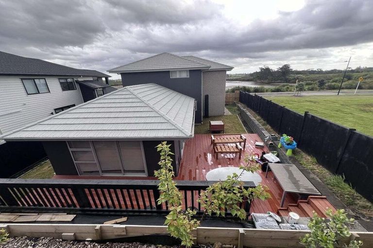 Photo of property in 16 Evergreen Parade, Rosehill, Papakura, 2113