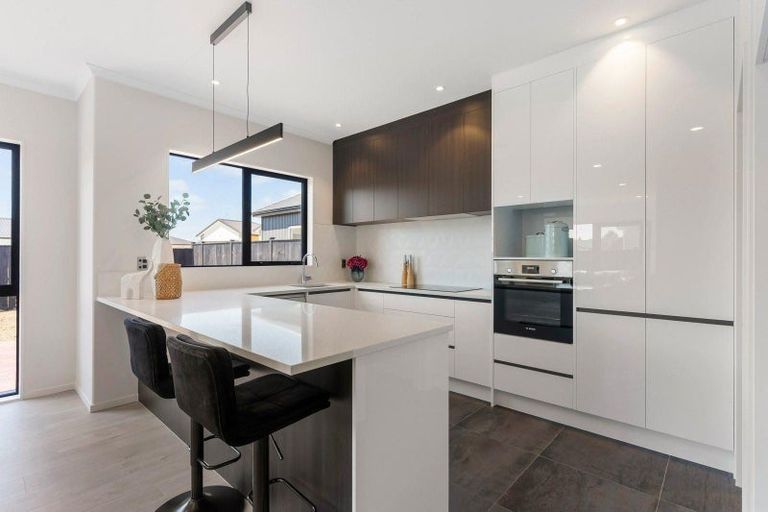 Photo of property in 13 Arahi Road, Clevedon, 2582