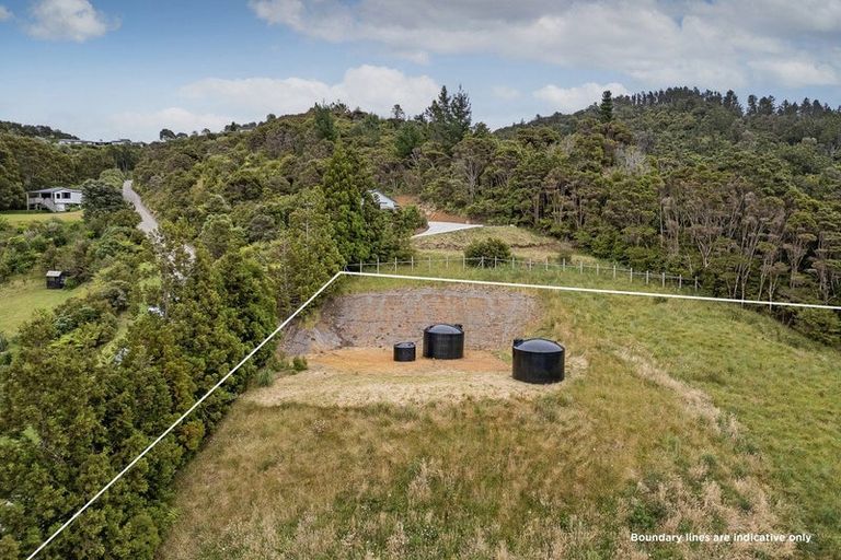 Photo of property in 35 Spikes Way, Whitianga, 3510