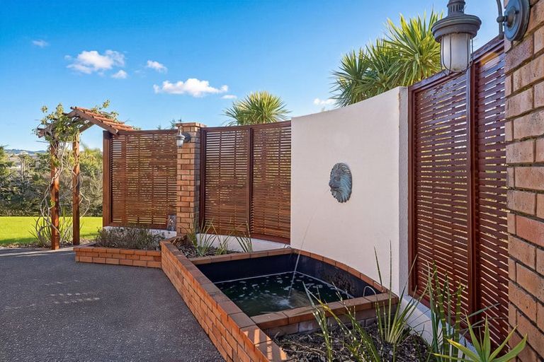 Photo of property in 2 Burgundy Park Avenue, Henderson, Auckland, 0612