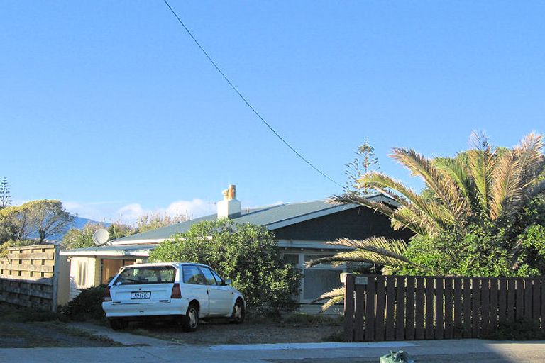 Photo of property in 32b Marine Parade, Otaki Beach, Otaki, 5512