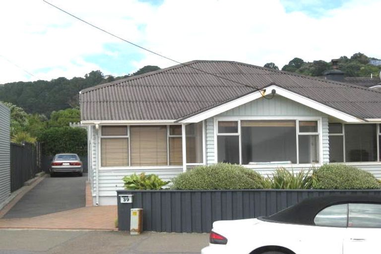 Photo of property in 39 Marine Parade, Seatoun, Wellington, 6022