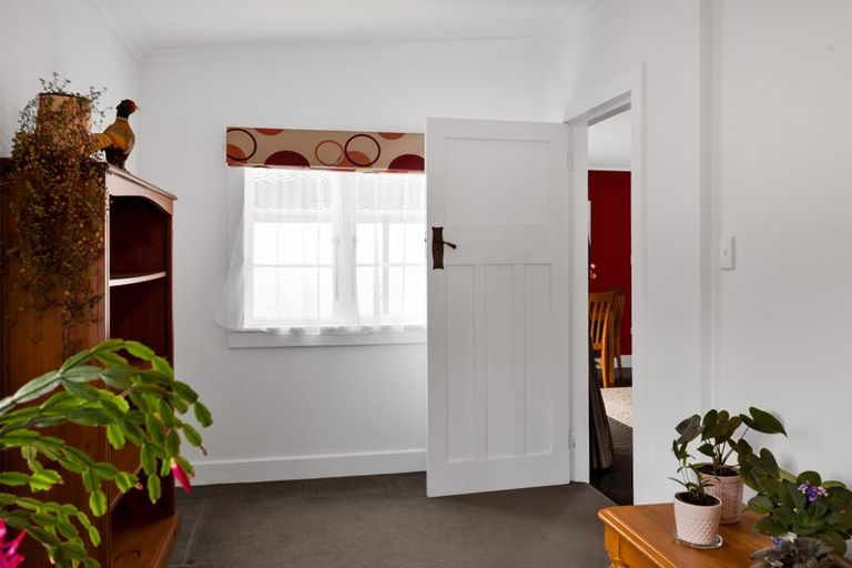 Photo of property in 15b Atiawa Street, Glen Avon, New Plymouth, 4312