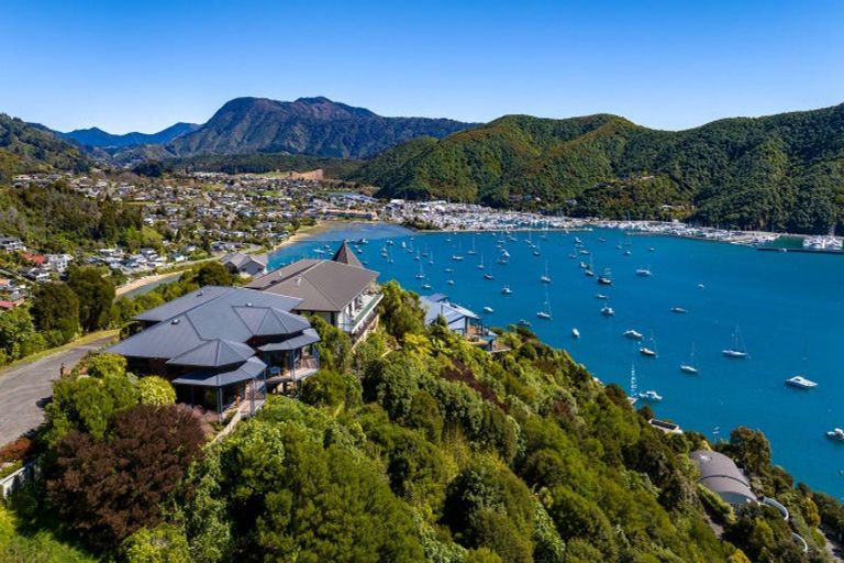Photo of property in 21 Marina View, Waikawa, Picton, 7281