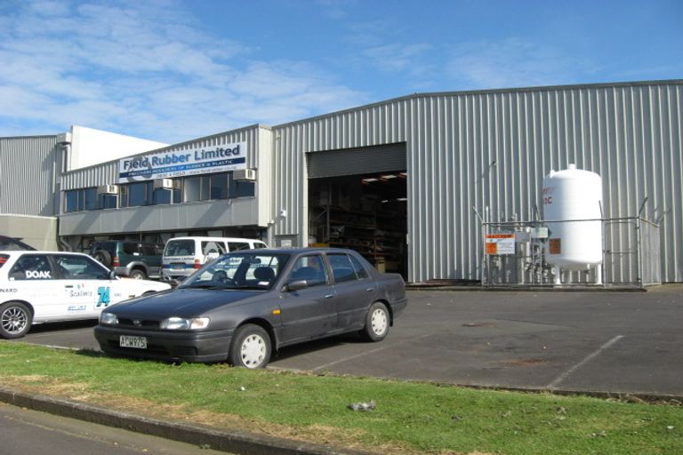 Photo of property in 32a Kiwi Esplanade, Mangere Bridge, Auckland, 2022