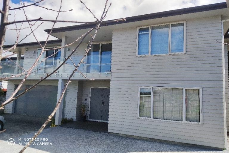 Photo of property in 14 Hilton Close, Fairview Heights, Auckland, 0632