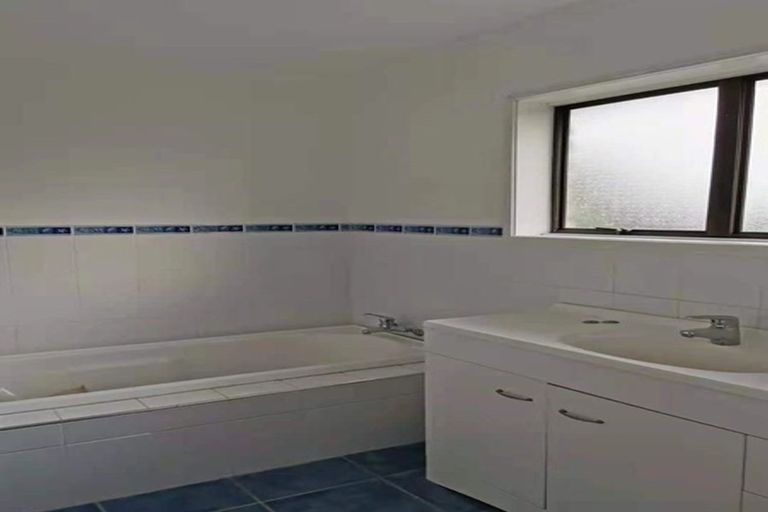 Photo of property in 154 Weatherly Road, Torbay, Auckland, 0630