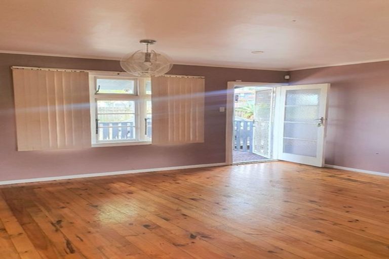 Photo of property in 639 Swanson Road, Swanson, Auckland, 0612