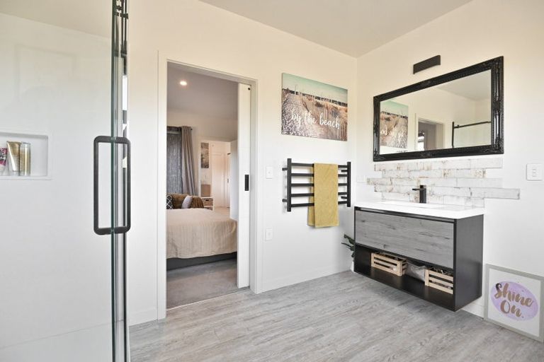 Photo of property in 6 Cape Grove, Haumoana, 4180