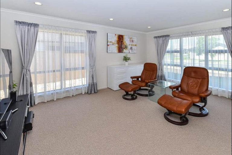 Photo of property in 9 Kirkaldy Street, Wattle Downs, Auckland, 2103