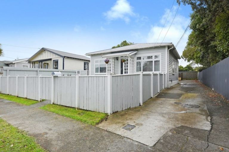 Photo of property in 53 Awamutu Grove, Waiwhetu, Lower Hutt, 5010