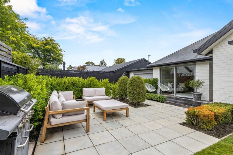 Photo of property in 2/23d Jacksons Road, Merivale, Christchurch, 8014