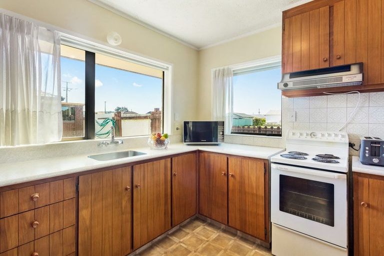 Photo of property in 214a Centreway Road, Orewa, 0931