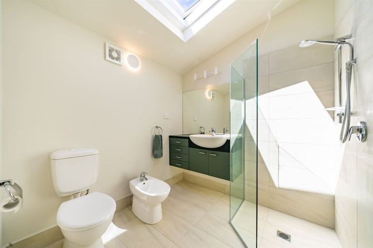 Photo of property in 36a Molyneux Close, Whitby, Porirua, 5024