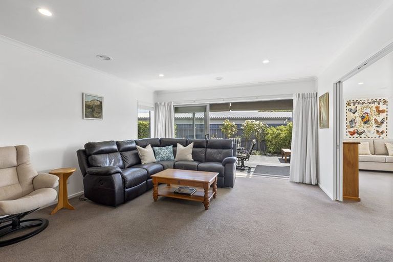 Photo of property in 30 Sumner Terrace, Aotea, Porirua, 5024