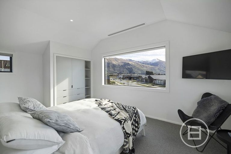 Photo of property in 21 Marjon Drive, Wanaka, 9305