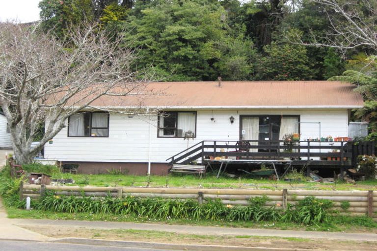 Photo of property in 32 Ambury Place, Merrilands, New Plymouth, 4312