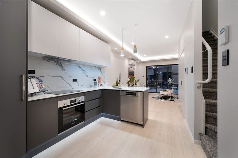 Photo of property in 9/52 Newington Road, Henderson, Auckland, 0612