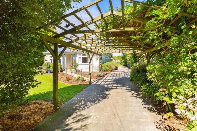 Photo of property in 16 Saint James Street, Southbridge, 7602