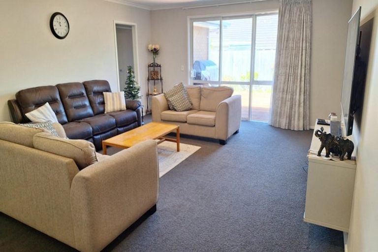 Photo of property in 18 Poulson Grove, Trentham, Upper Hutt, 5018