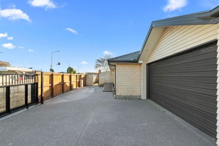 Photo of property in 760 Main North Road, Belfast, Christchurch, 8051