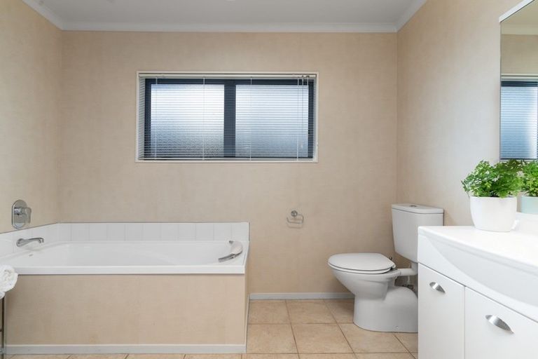 Photo of property in 30 Cody Crescent, Lansdowne, Masterton, 5810