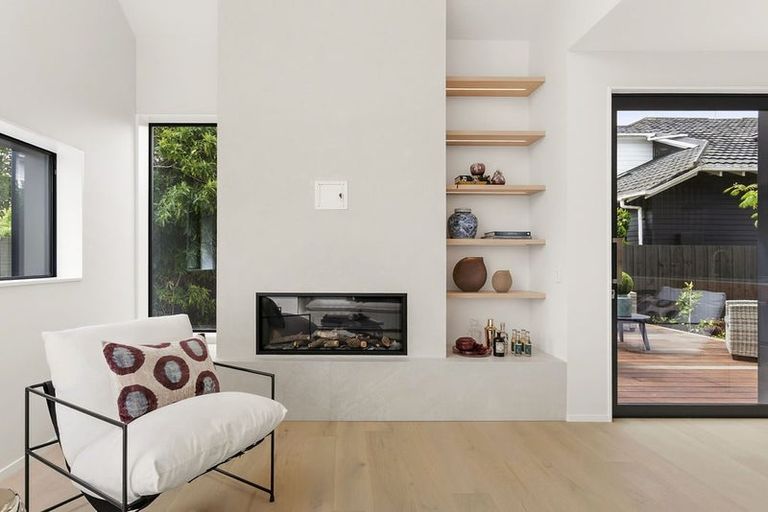 Photo of property in 38 Straven Road, Riccarton, Christchurch, 8011