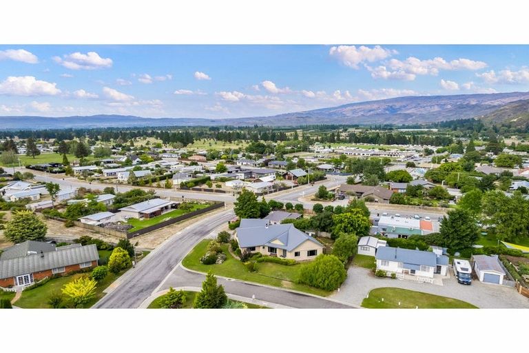 Photo of property in 24 Whitby Street, Clyde, 9330