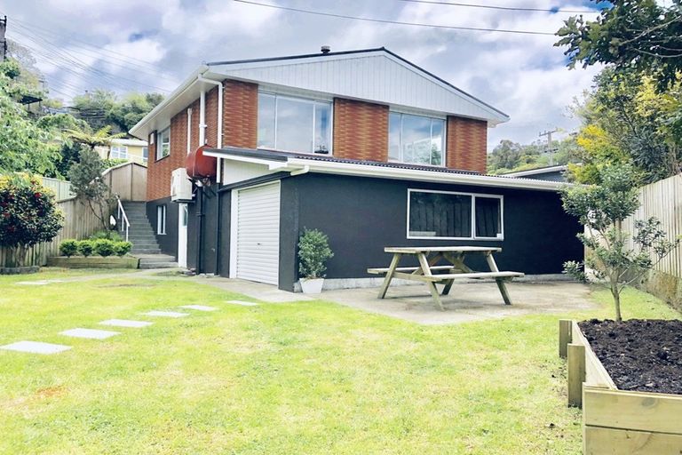 Photo of property in 77 Ironside Road, Johnsonville, Wellington, 6037